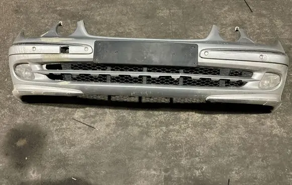 Mercedes-Benz E W211 Front bumper