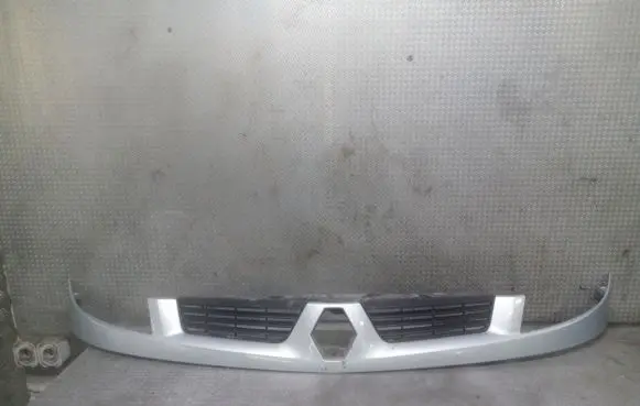 Renault Kangoo I Front bumper upper radiator grill 82000150629A