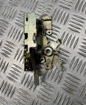 Volkswagen II LT Front door lock 9017200135