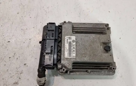 Volkswagen Touareg I Engine control unit/module 7L0907401N 7L0907401H 0281015871