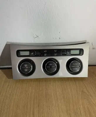 Volkswagen PASSAT B6 Climate control unit 220305282 74641431 3C0863100