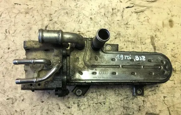 Volkswagen Jetta V EGR valve cooler 038131513AD