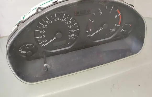 Mitsubishi Space Star Speedometer (instrument cluster) 216539116B 2573201840