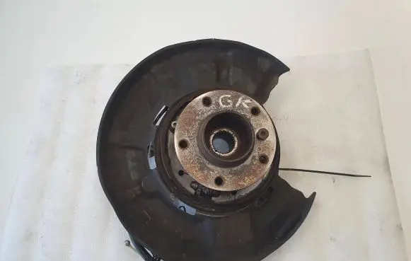 BMW 1 E82 E88 Rear wheel hub 6774807