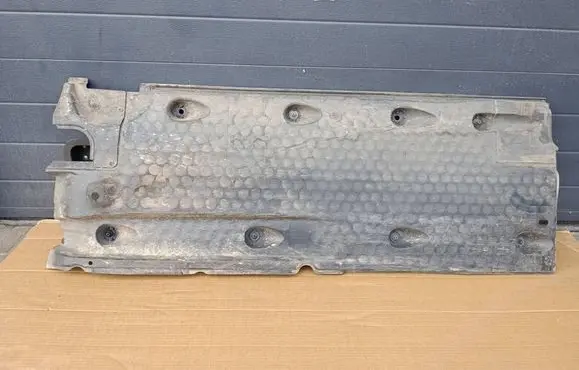 Volkswagen PASSAT B6 Side bottom protection 3C0825201D