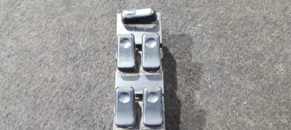 Mazda 626 Electric window control switch HG3066350