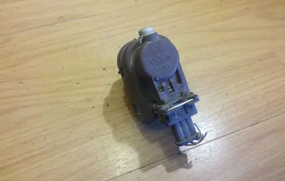 Headlight level adjustment motor