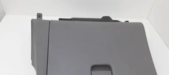 Nissan Almera Tino Glove box
