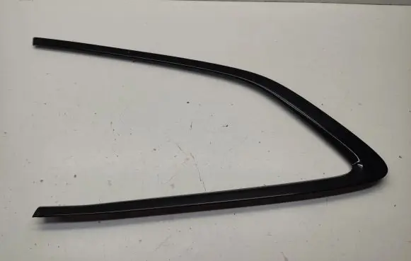 BMW 3 G20 G21 Rear side glass trim 7470033 51407470034
