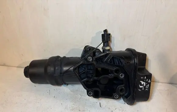 Skoda Octavia Mk2 (1Z) Oil filter mounting bracket 06F115397H 06F115397J