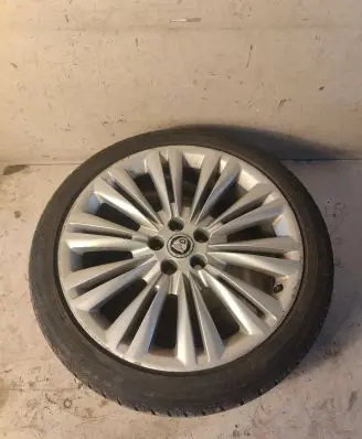 Jaguar XF X250 R19 alloy rim 