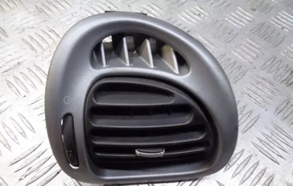 Citroen Xsara Picasso Dashboard side air vent grill/cover trim