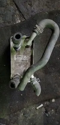 Volkswagen Multivan T5 Engine oil radiator brak