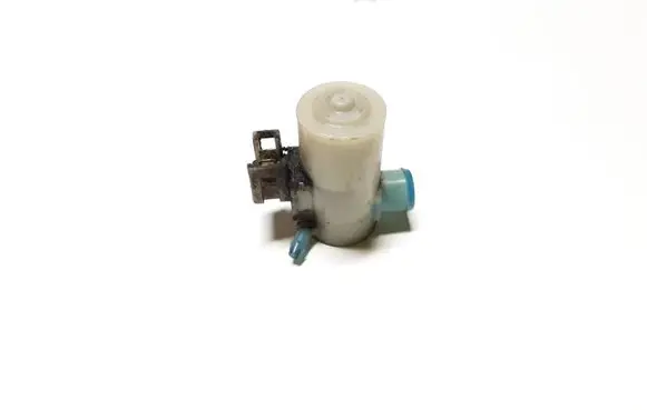 Subaru Forester SG Windscreen/windshield washer pump 2Y24
