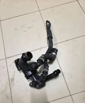 BMW 7 G11 G12 Thermostat 85762892 857628902