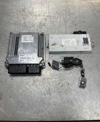 BMW 5 E60 E61 Engine ECU kit and lock set 7796637