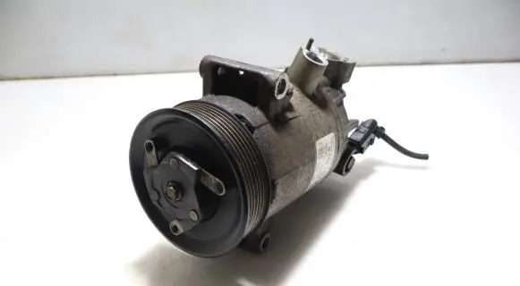 Volkswagen Golf VII Air conditioning (A/C) compressor (pump)