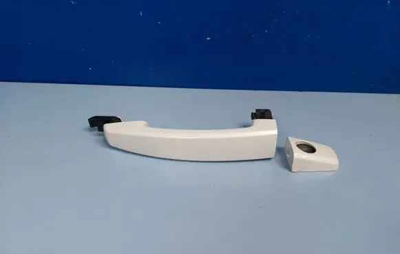 Opel Mokka X Front door exterior handle 92233089 GP5180328S