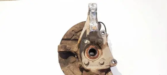 Front wheel hub