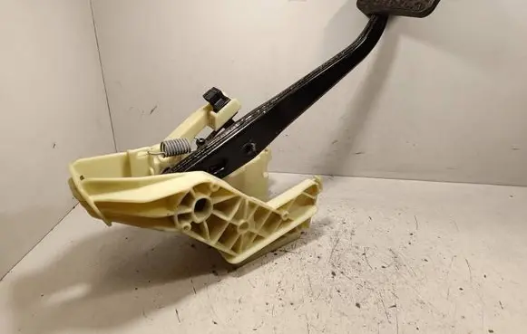 BMW X6 E71 Brake pedal 6791901