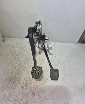 BMW 5 E39 Pedal assembly 42223703