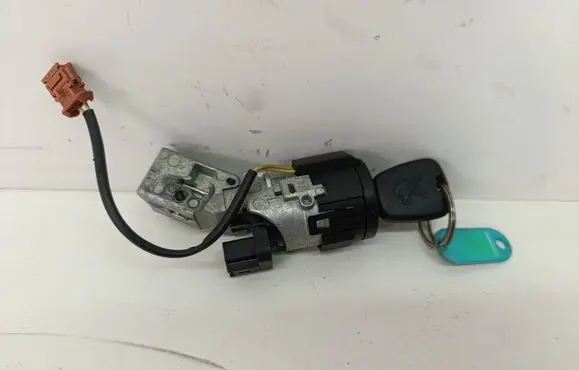 Peugeot 301 Ignition lock 9663123280