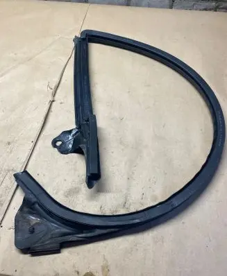Audi A7 S7 4G Front door rubber seal 4G8845353