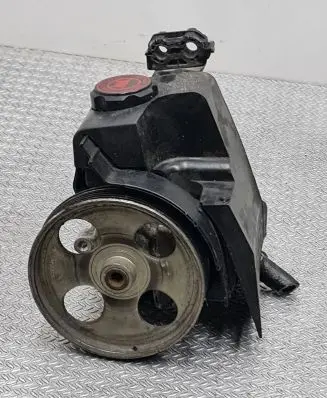 Peugeot 206 Power steering pump 9686525080