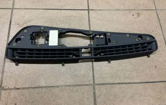 Audi A3 S3 8V Dash center speaker frame 8V1819635E