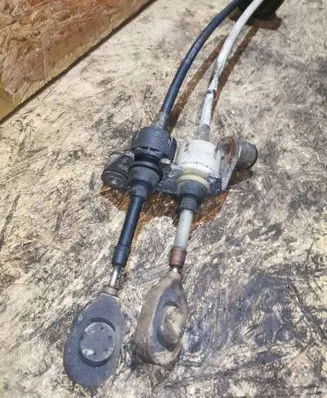 Opel Vectra C Gear shift cable linkage 9126567