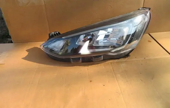Ford Focus Headlight/headlamp