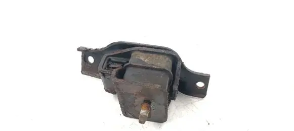 Subaru Impreza I Engine mount bracket