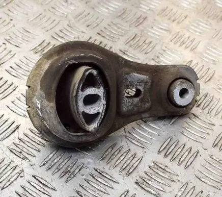 Renault Master III Engine mount bracket 112388746R 8200675206