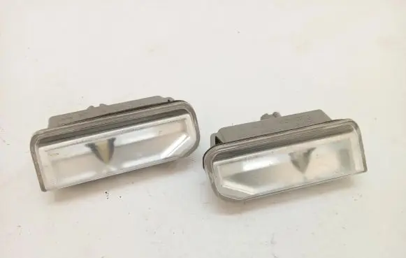 Lexus IS 220D-250-350 Number plate light