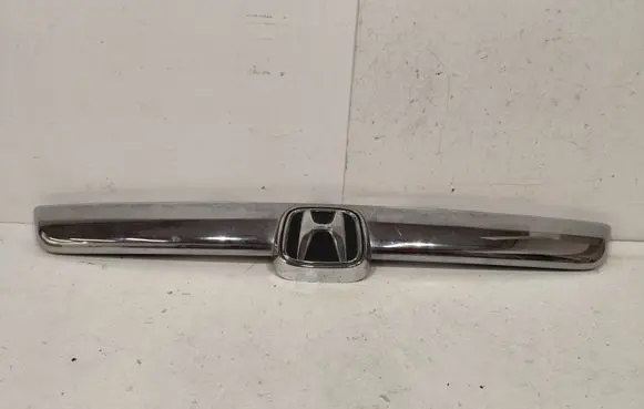Honda CR-V Trunk door license plate light bar 74890SWWE012