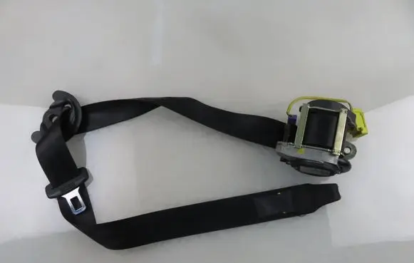 Volkswagen Golf V Front seatbelt 1K3857706