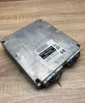 Toyota Corolla E120 E130 Engine control unit/module ECU 8966113270 1758005351