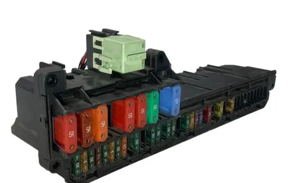 BMW 5 E60 E61 Fuse module 6957330 61146957330