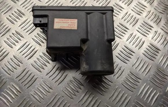 Audi A6 S6 C4 4A Central locking vacuum pump 4A0862257A