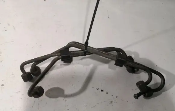 Volkswagen New Beetle Fuel line pipe