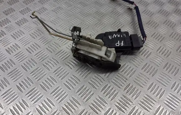 Suzuki Liana Front door lock