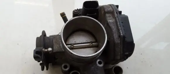 Audi A4 S4 B5 8D Throttle valve 058133063H 408237212002
