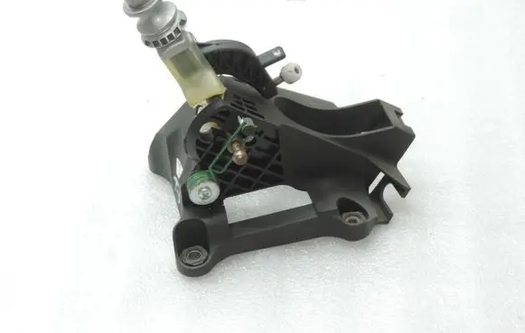 Toyota Auris 150 Gear shifter/selector 3353002210