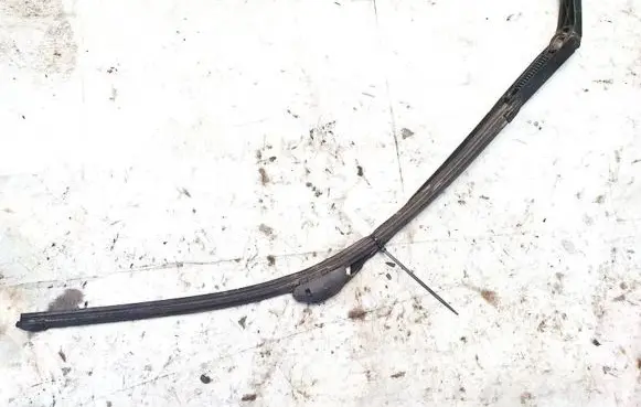 Toyota Auris 150 Front wiper blade arm