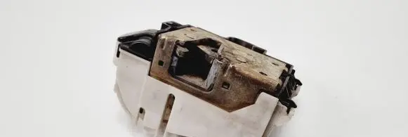 Volkswagen Polo III 6N 6N2 6NF Front door lock 