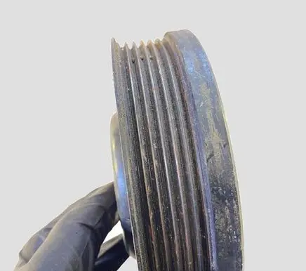 Volkswagen Golf V Crankshaft pulley 03G105243