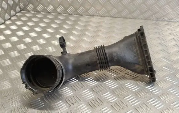 Renault Zoe Air intake duct part 290935816R 1137501