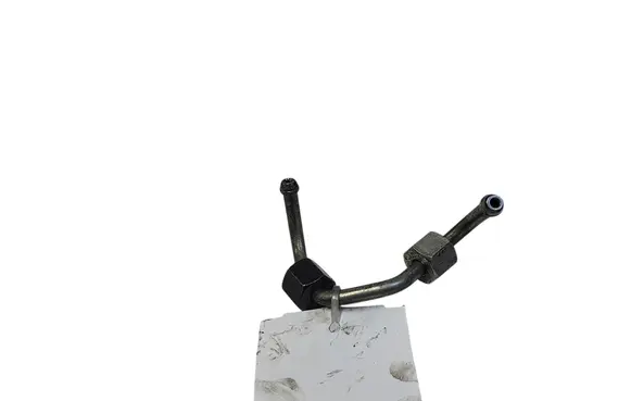 Volvo V40 Fuel injector supply line/pipe 