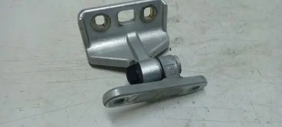 Mercedes-Benz CLS C219 Rear door upper hinge