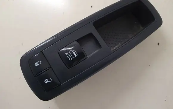 Jeep Grand Cherokee Electric window control switch 68030822AD